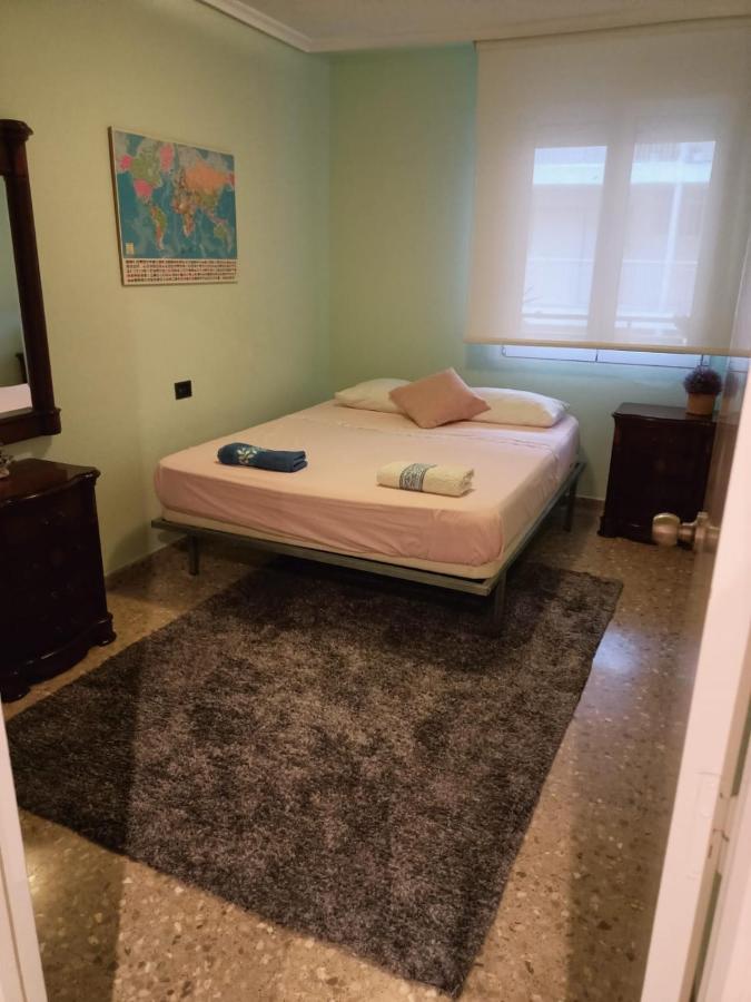Private Room In A Shared Flat In Castellon Castellon de la Plana Bagian luar foto